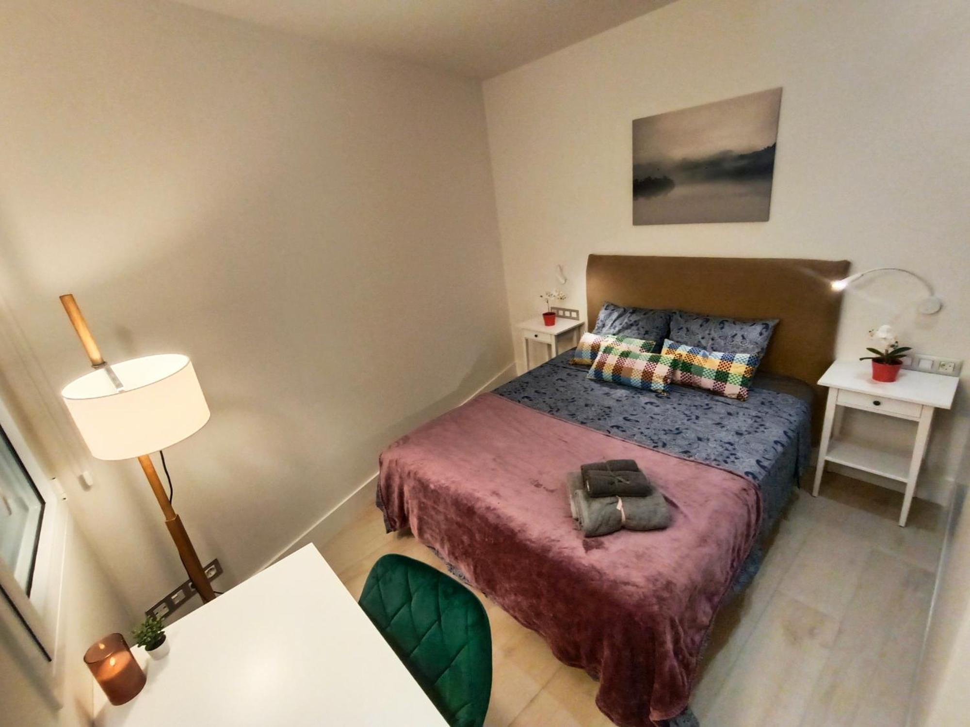 Oasis Rooms Barcelona - By Ronda Universidad Екстер'єр фото