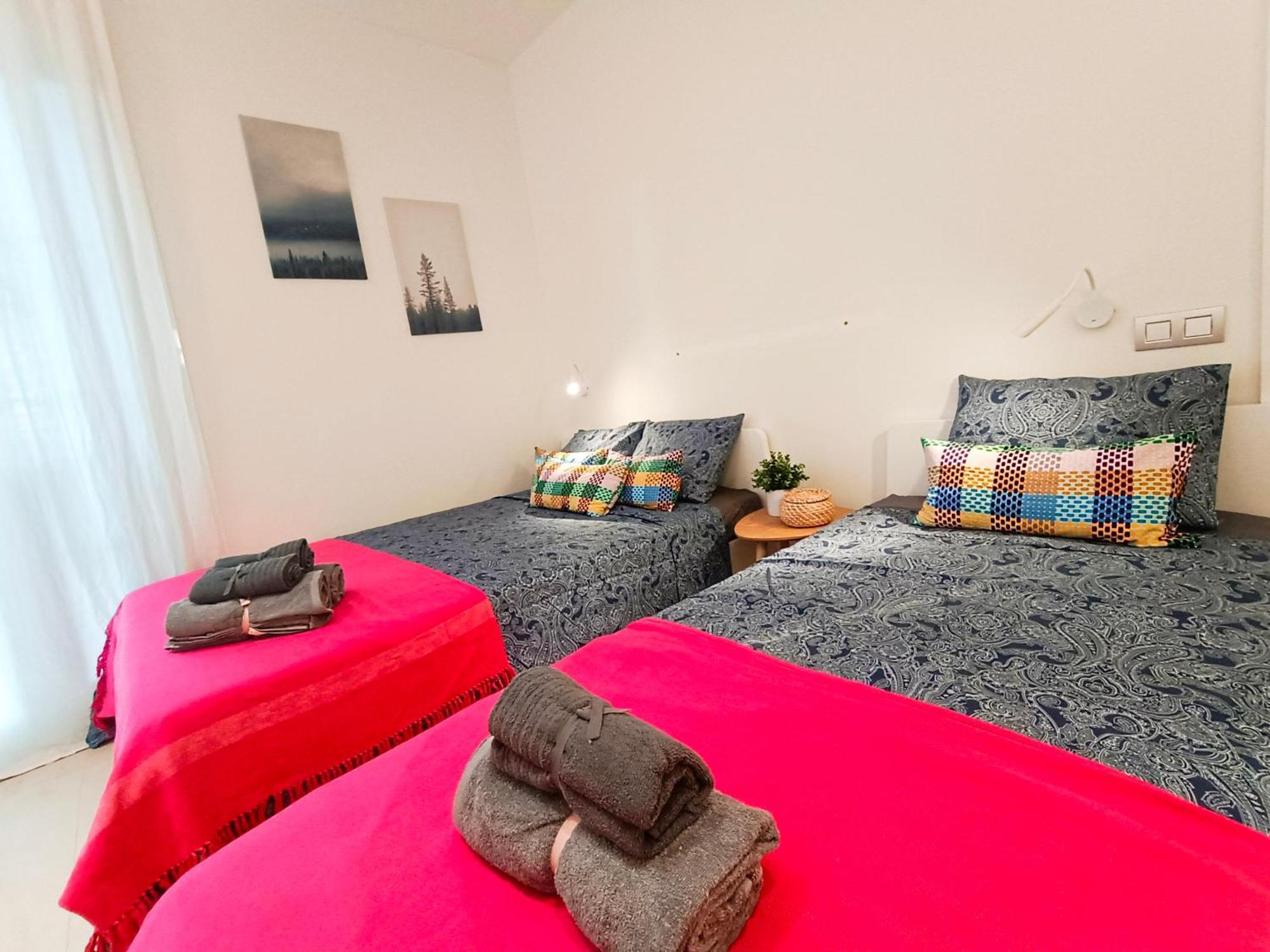 Oasis Rooms Barcelona - By Ronda Universidad Екстер'єр фото