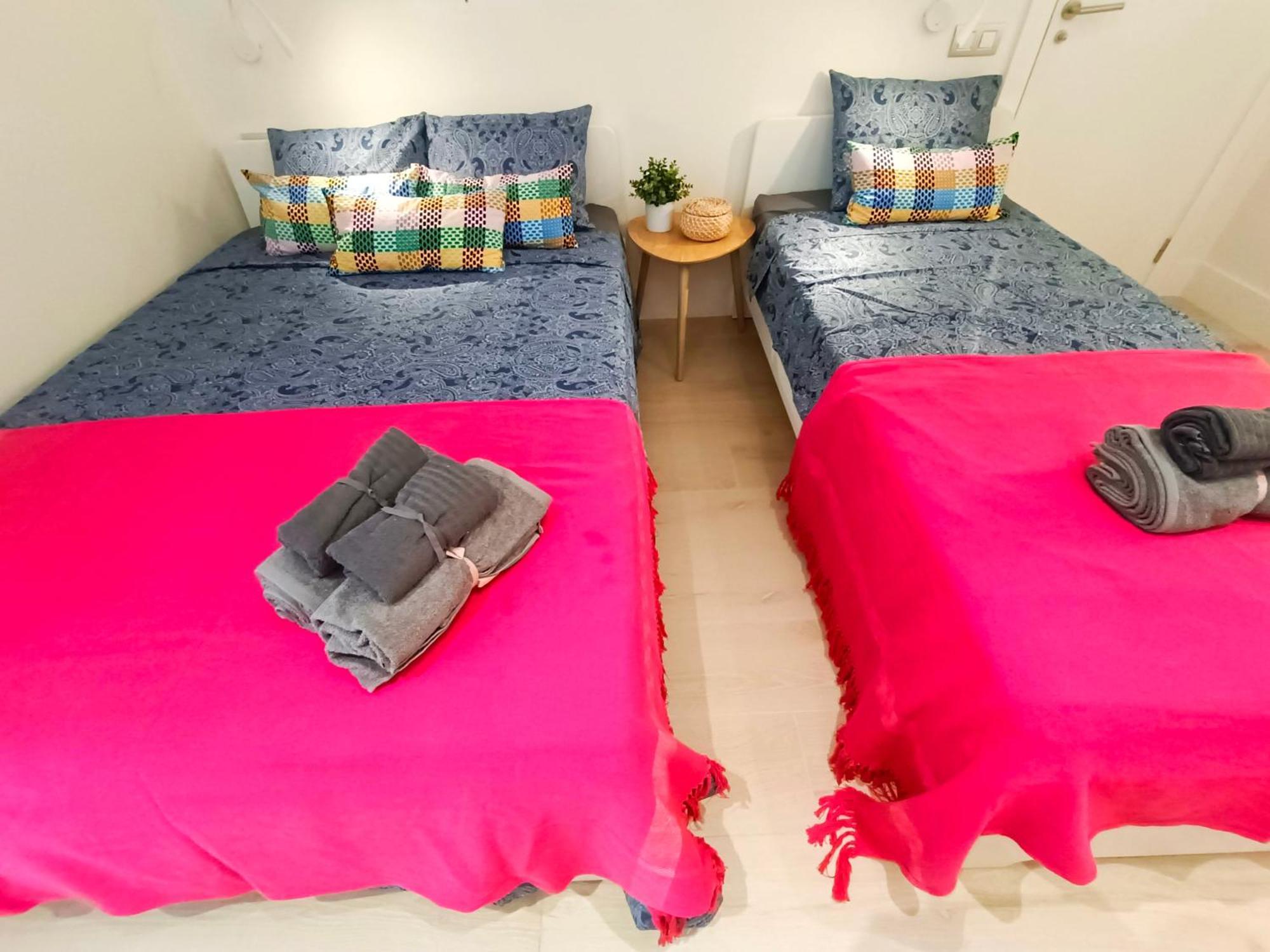 Oasis Rooms Barcelona - By Ronda Universidad Екстер'єр фото