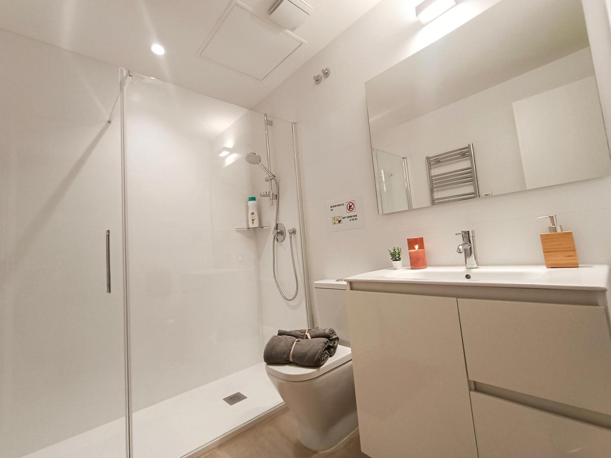 Oasis Rooms Barcelona - By Ronda Universidad Екстер'єр фото